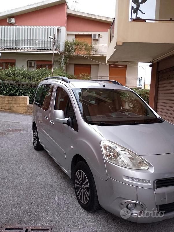 Usata Peugeot TePee 75 CV (55 kW) 2013 Grigio Monovolume