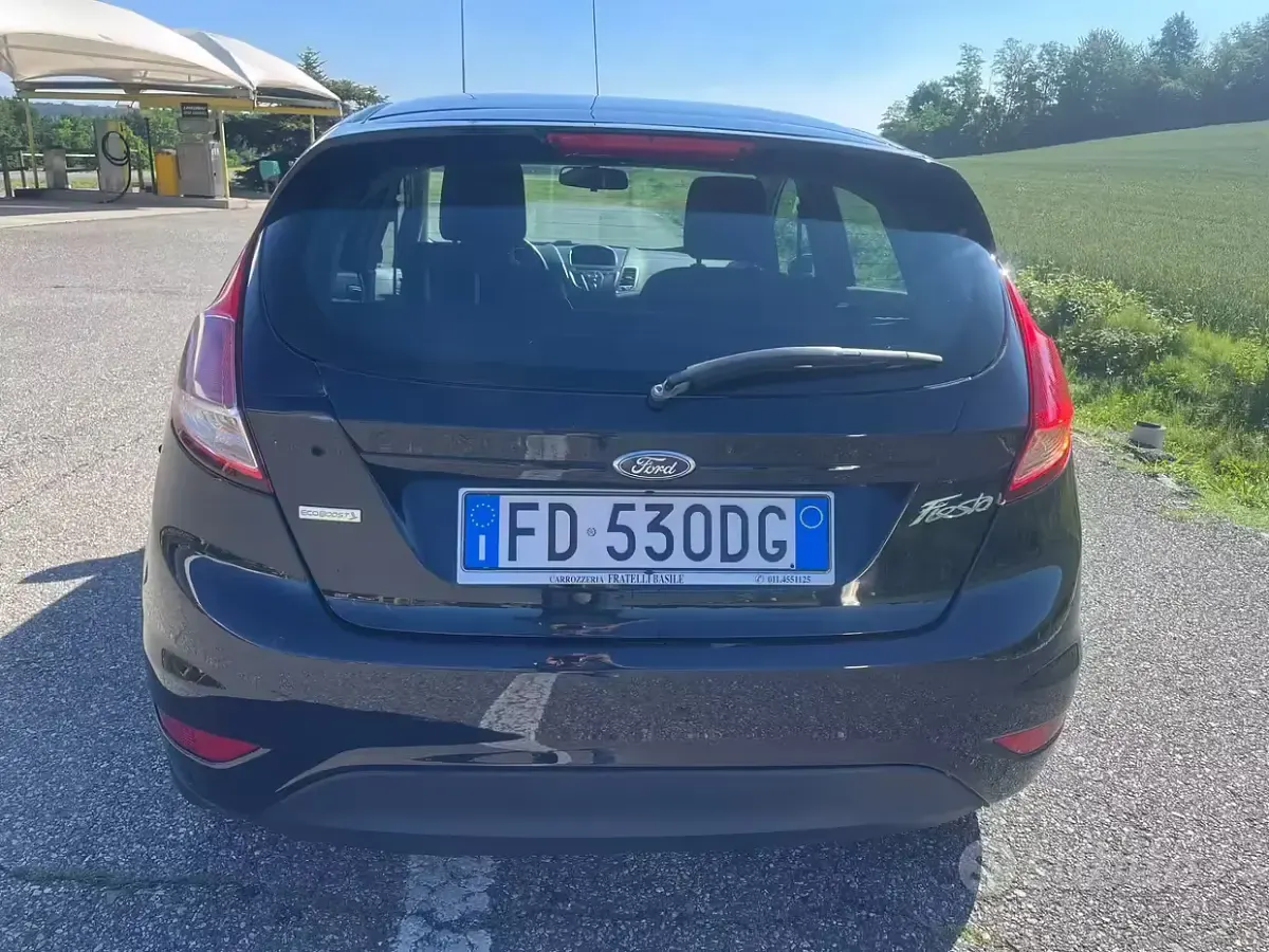 Usata Ford Fiesta Titanium 101 CV (74 kW) 2016 Nero Utilitaria