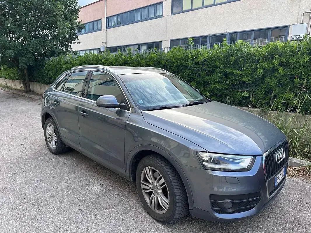 Usata Audi Q3 Advanced Plus 140 CV (102 kW) 2012 Nero SUV