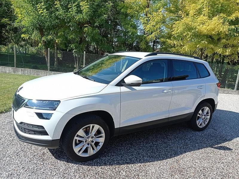 Bianco Usata 2019 Skoda Karoq SUV | 16.900 € (Buon prezzo) - Immagine 1/4