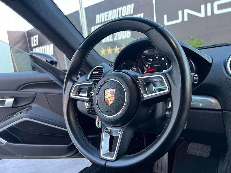 Usata Porsche 718 Cayman 299 CV (219 kW) 2018 Nero metallizzato Coupé