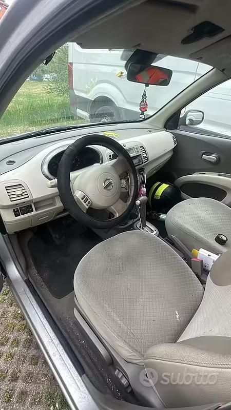 Usado Nissan Micra 88 HP (64 kW) 2003 Cinzento Citadino
