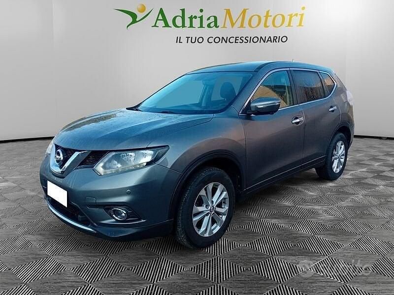 Usata Nissan X-Trail 131 CV (96 kW) 2017 Grigio scuro SUV