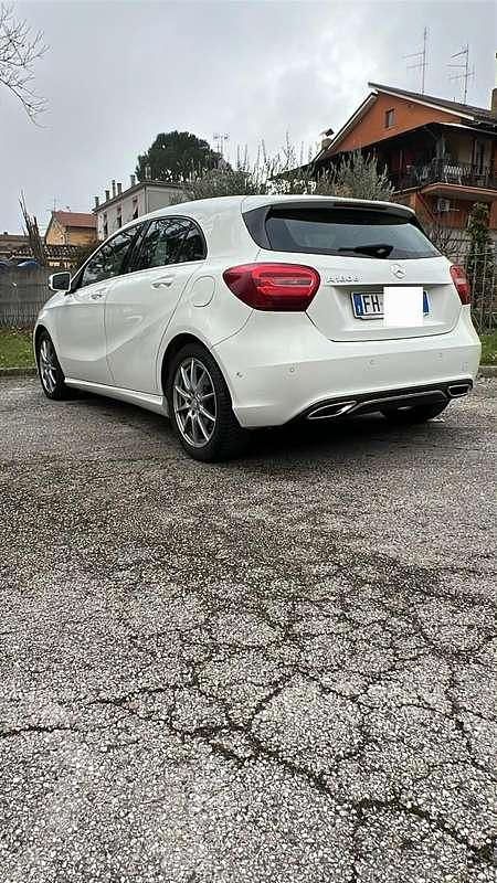 Usata Mercedes A180 109 CV (80 kW) 2016 Berlina