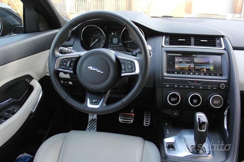 Usata Jaguar E-Pace R-Dynamic 150 CV (110 kW) 2018 Nero SUV