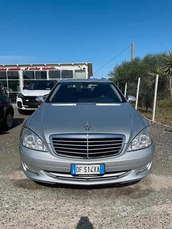 Grigio Usata 2007 Mercedes S500 Avantgarde Tre volumi | 14.700 € (Buon prezzo) - Immagine 1/4