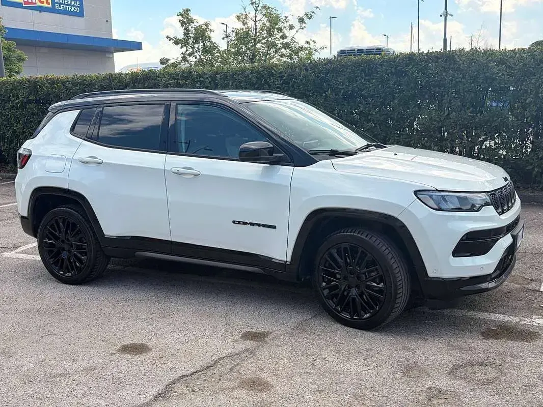 Usata Jeep Compass 179 CV (131 kW) 2024 Bianco SUV