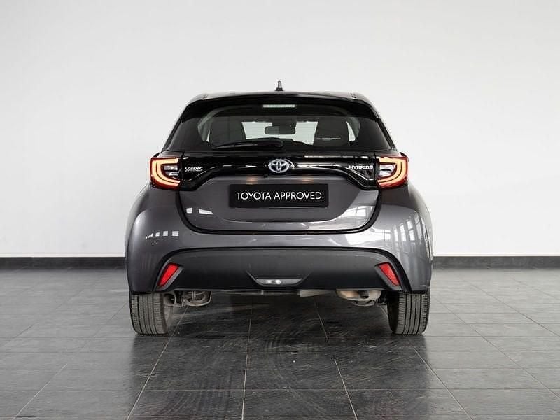 Usata Toyota Yaris Hybrid Trend 115 CV (84 kW) 2020 Grigio Berlina