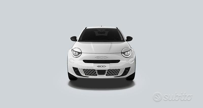 Usata Fiat 600 101 CV (74 kW) 2024 Bianco pastello SUV