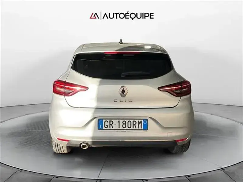Usata Renault Clio Techno 90 CV (66 kW) 2023 Grigio chiaro Utilitaria