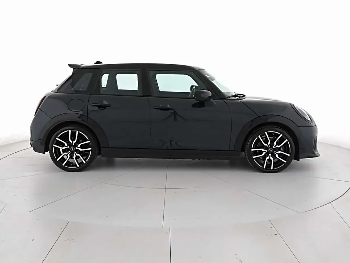 Usata Mini John Cooper Works 156 CV (114 kW) 2025 Legend grey Utilitaria