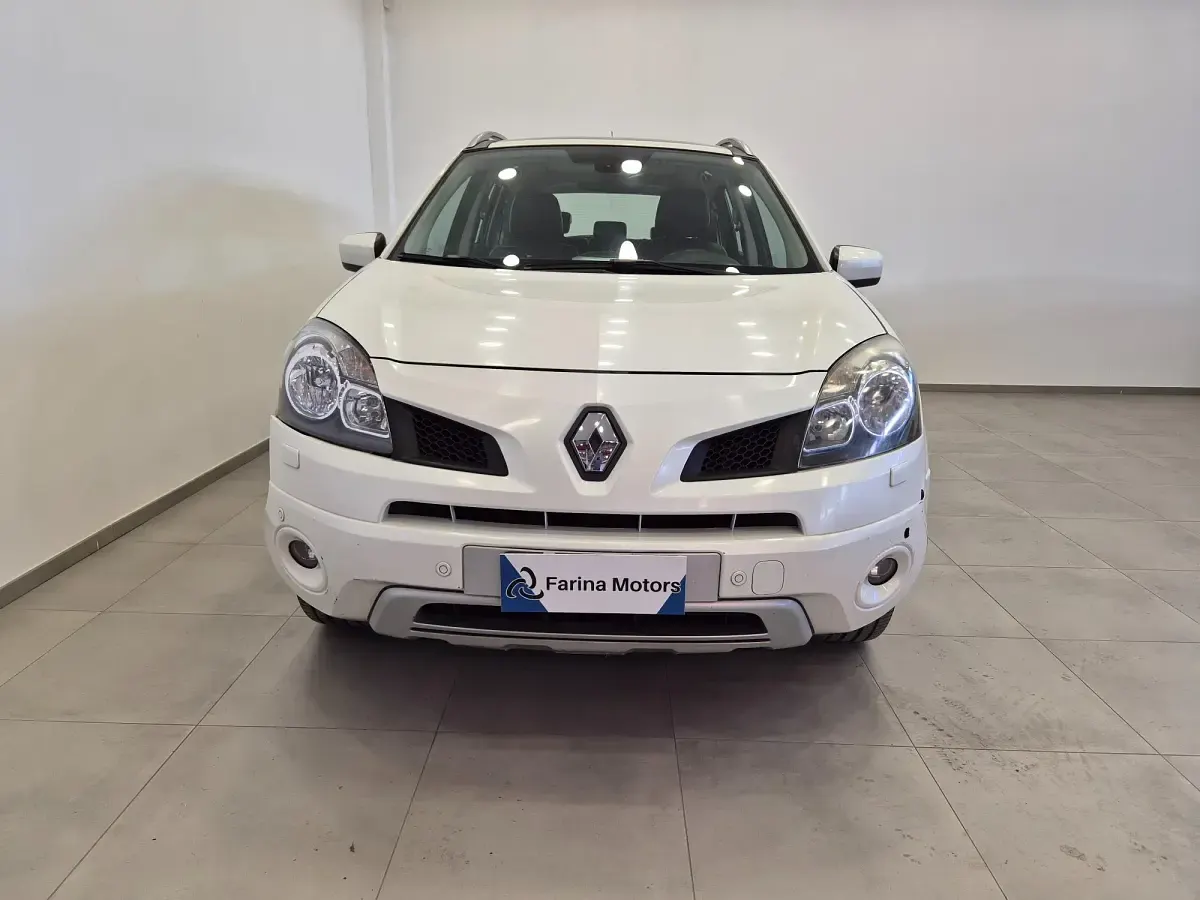 Begagnad Renault Koleos Luxe 150 HK (110 kW) 2010 Vit SUV