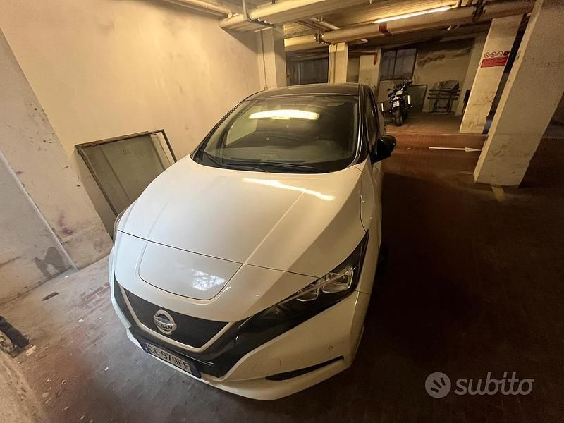 Usata Nissan Leaf Black Edition 80 kW (109 CV) 2020 Bianco Utilitaria