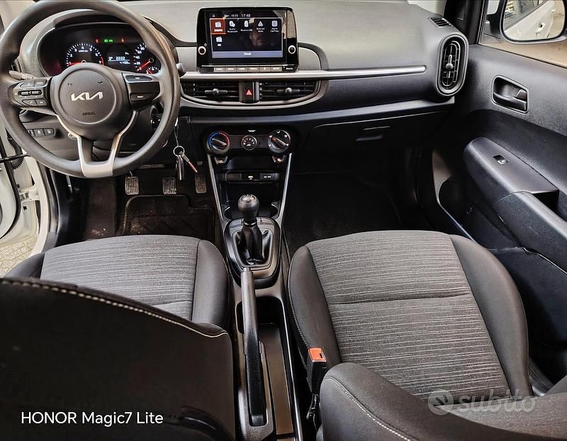 Usata Kia Picanto X-Line 65 CV (47 kW) 2021 Bianco Utilitaria