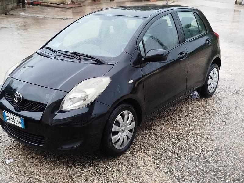 Usata Toyota Yaris 90 CV (66 kW) 2009 Berlina