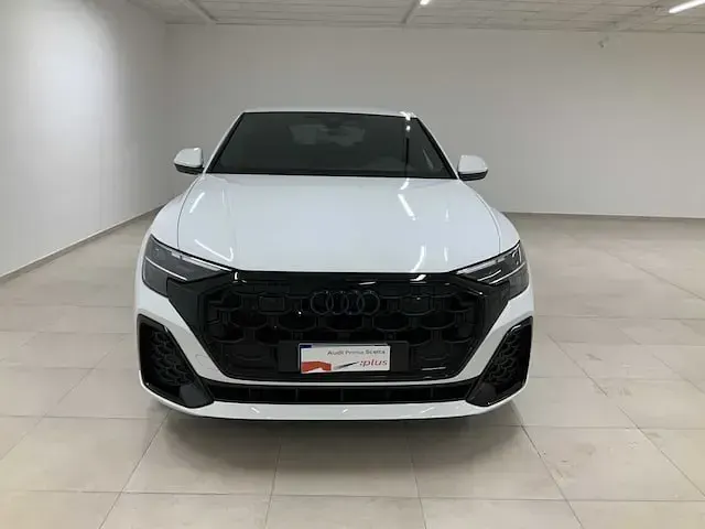 Usata Audi Q8 S-Line 231 CV (169 kW) 2024 Bianco carrara SUV