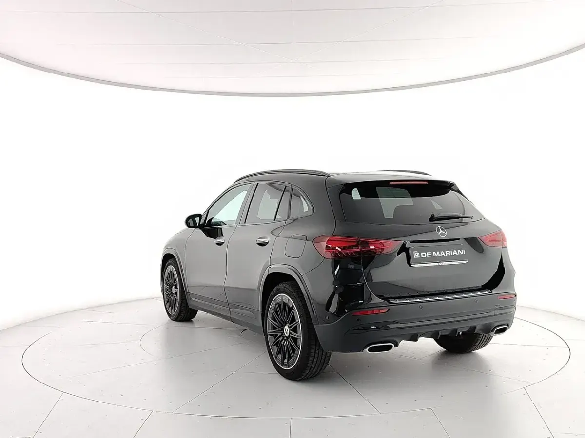 Usata Mercedes GLA180 AMG Line Premium 136 CV (100 kW) 2024 Nero SUV