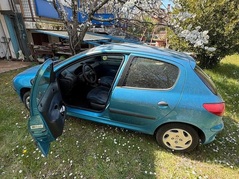 Usata Peugeot 206 75 CV (55 kW) 2000 Berlina