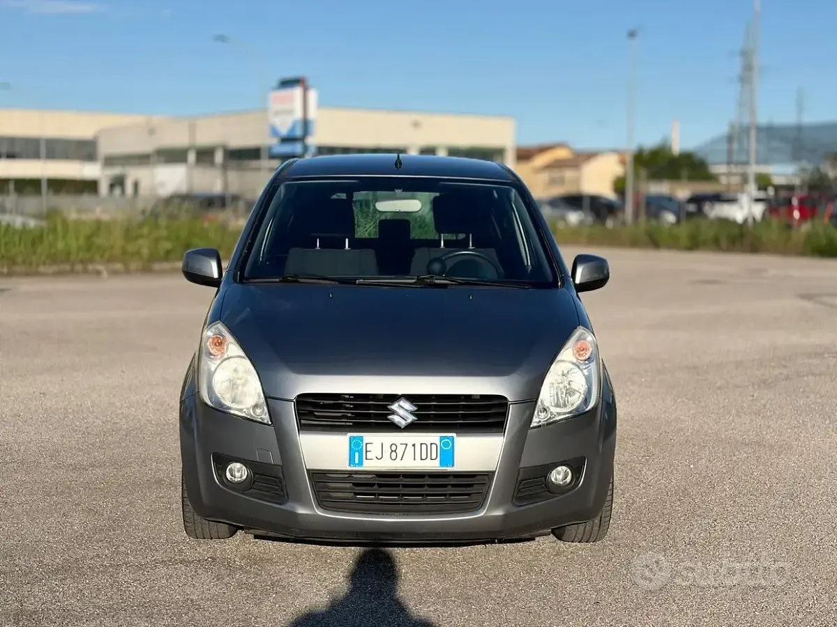 Usata Suzuki Splash 65 CV (47 kW) 2011 Grigio Utilitaria