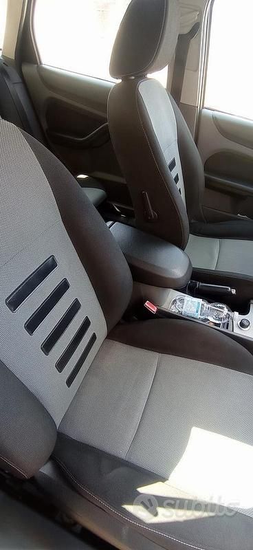 Usata Ford Focus 90 CV (66 kW) 2009 Grigio Berlina