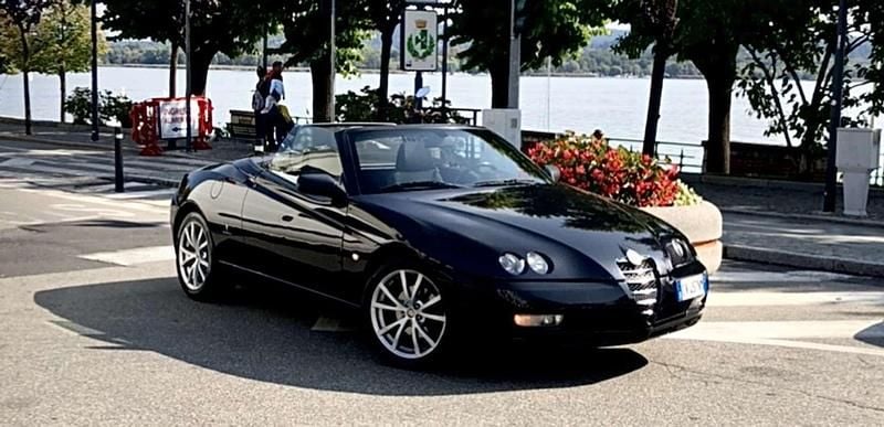 Usata Alfa Romeo Spider 165 CV (121 kW) 2015 Nero Cabrio