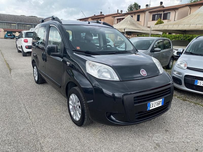 Käytetty Fiat Qubo Dynamic 77 HP (56 kW) 2014 Musta Tila-auto