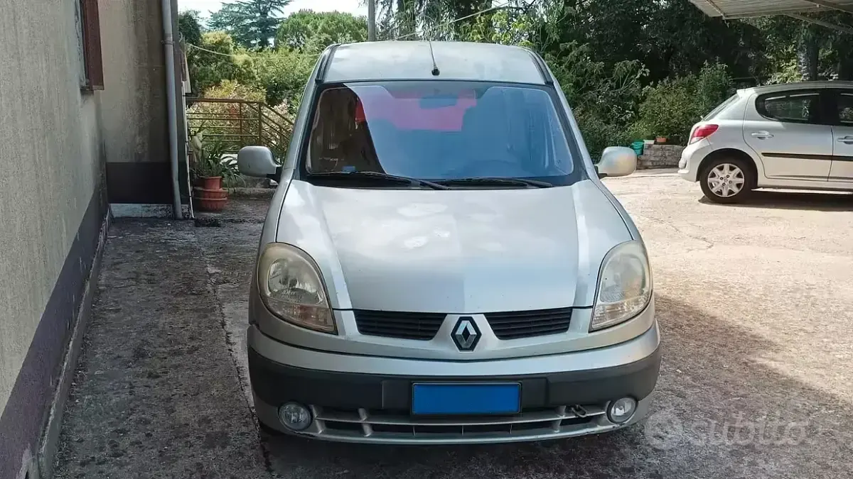 Usata Renault Kangoo 82 CV (60 kW) 2004 Monovolume