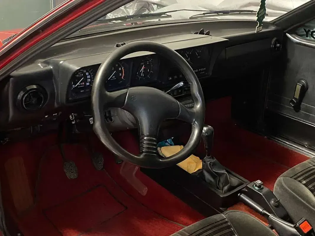 Usata Alfa Romeo GTV 129 CV (94 kW) 1981 Rosso Coupé