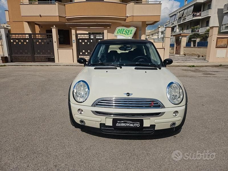 Usata Mini Cooper 88 CV (64 kW) 2006 Beige Utilitaria