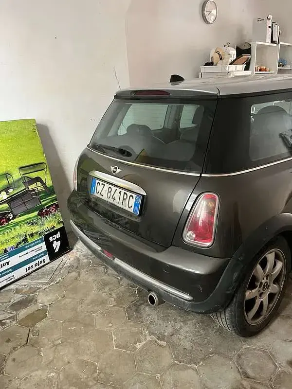 Usata Mini Cooper 116 CV (85 kW) 2006 Grigio Utilitaria