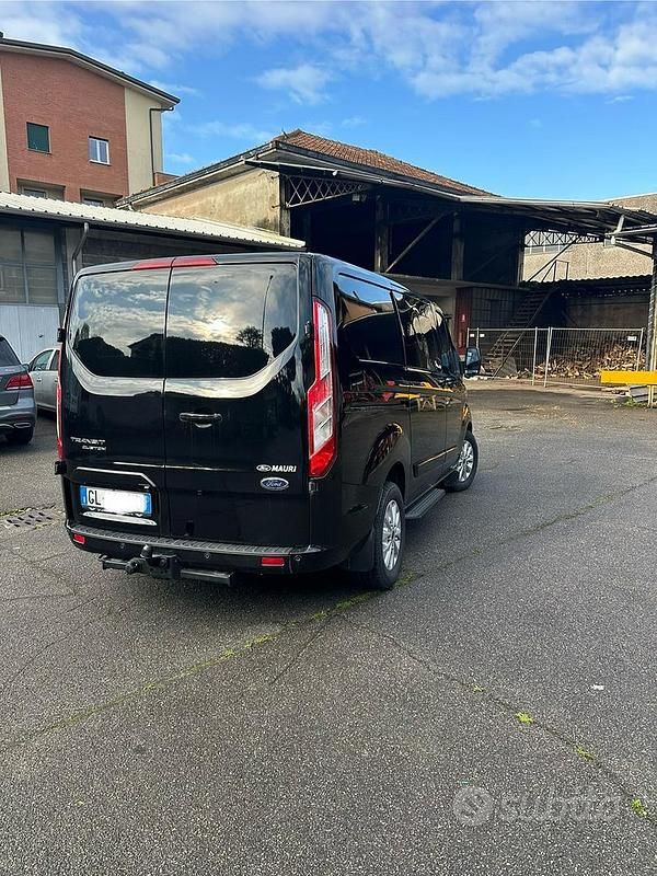 Usata Ford Transit Custom 136 CV (100 kW) 2023 Nero Berlina