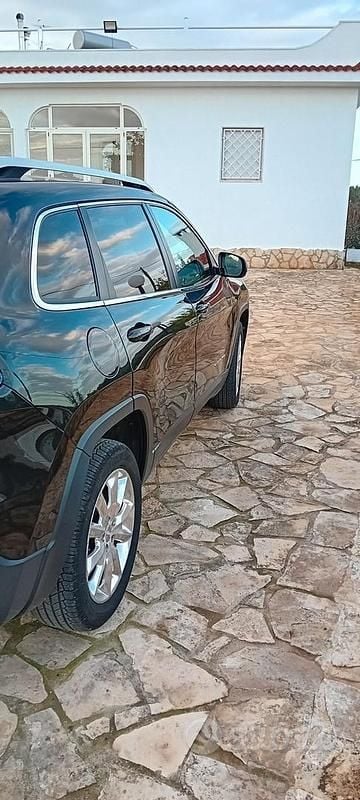 Usata Jeep Cherokee Limited 140 CV (102 kW) 2016 Nero SUV