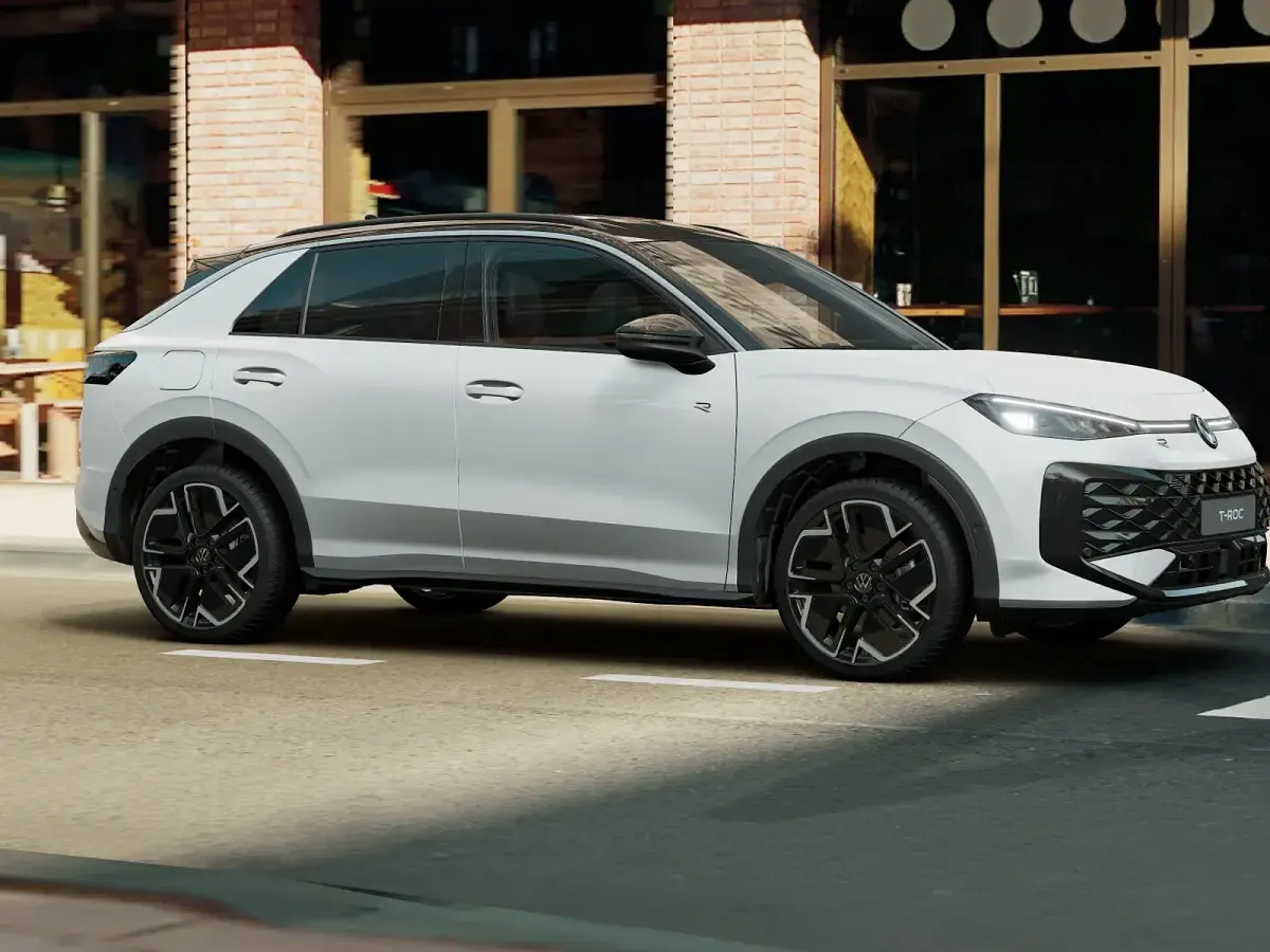 Nuova VW T-Roc R-line 150 CV (110 kW) 2026 Pure white nero SUV