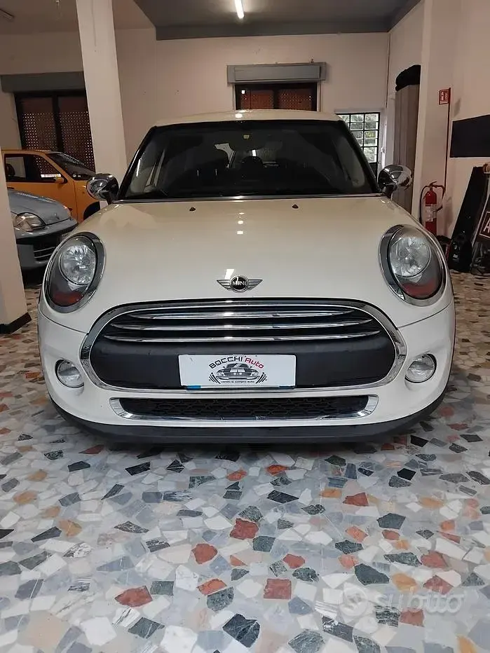 Usata Mini ONE 102 CV (75 kW) 2015 Beige Utilitaria