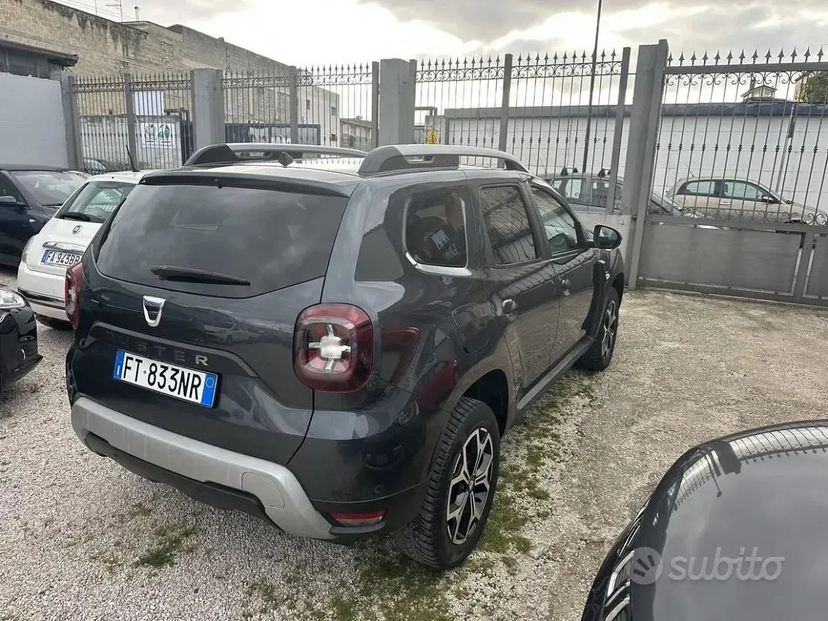 Usata Dacia Duster Prestige 116 CV (85 kW) 2019 Grigio SUV
