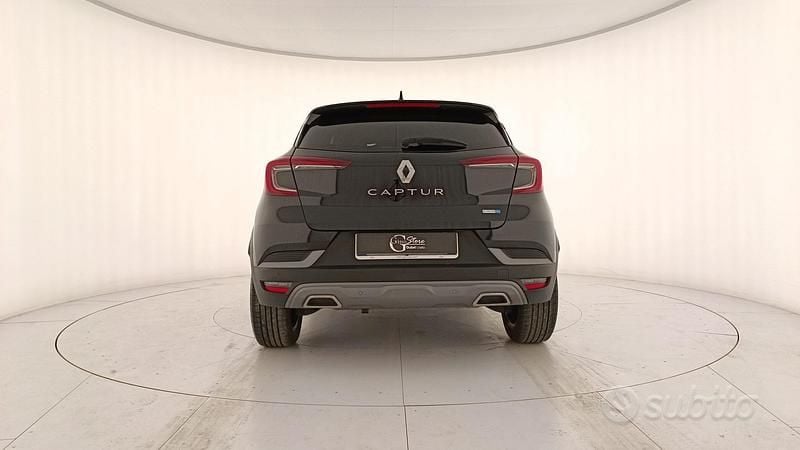 Usata Renault Captur Evolution 145 CV (106 kW) 2022 Nero SUV