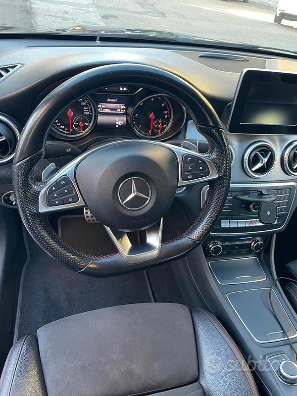 Usata Mercedes CLA220 Premium 177 CV (130 kW) 2017 Blu/azzurro Berlina
