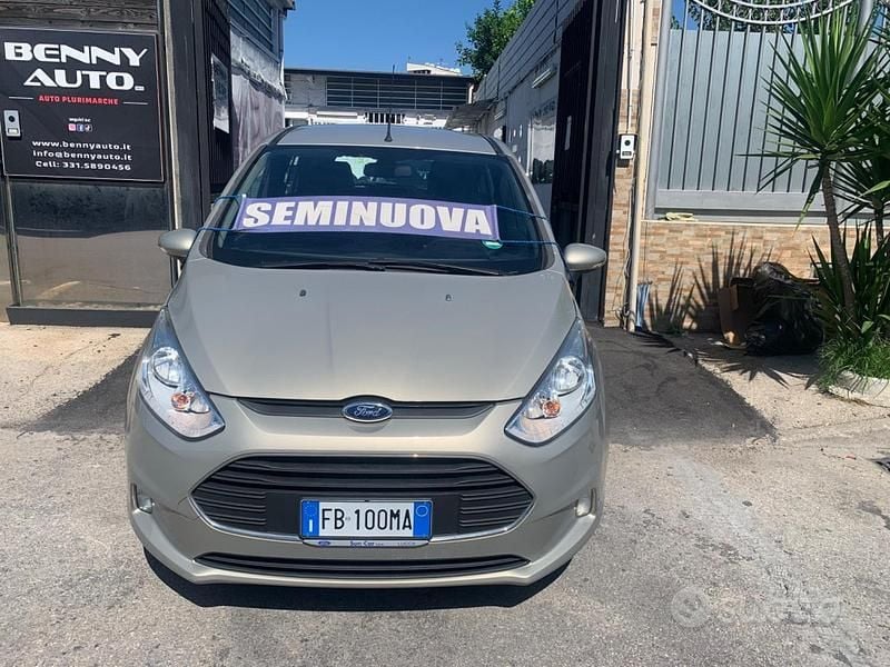 Usado Ford B-MAX Titanium 90 CV (66 kW) 2015 Amarillo Monovolumen