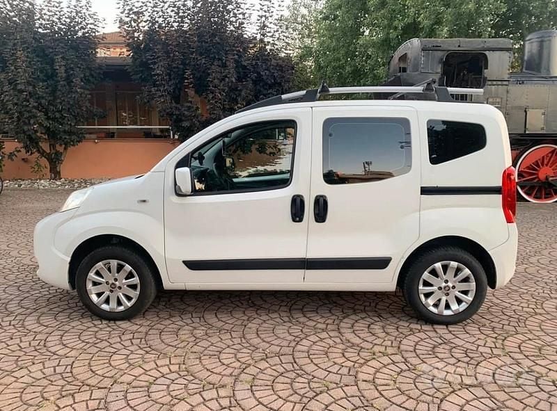 Usata Fiat Qubo Trekking 77 CV (56 kW) 2015 Bianco Monovolume