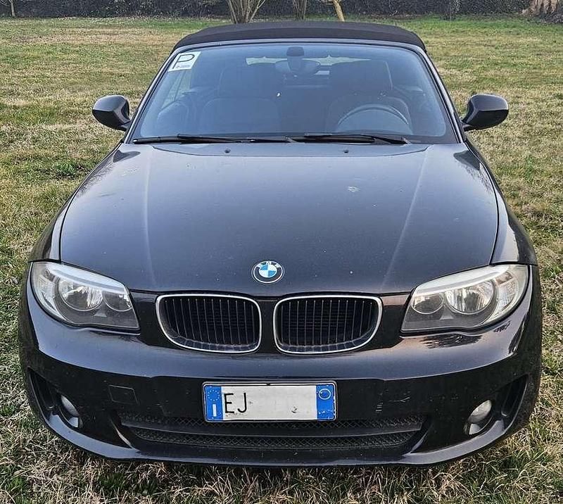 Usata BMW 118 Cabriolet Efficient Dynamics 143 CV (105 kW) 2011 Nero Cabrio