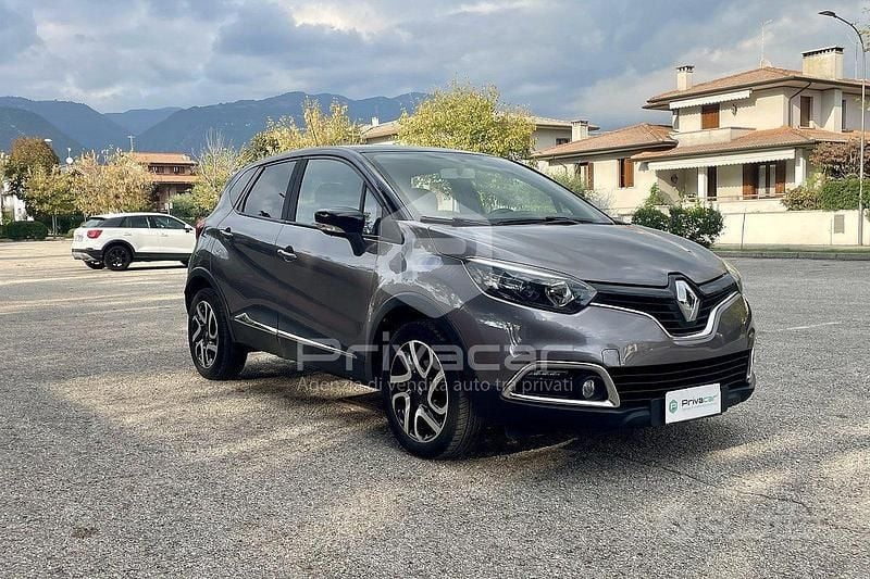 Usata Renault Captur 90 CV (66 kW) 2016 Grigio SUV