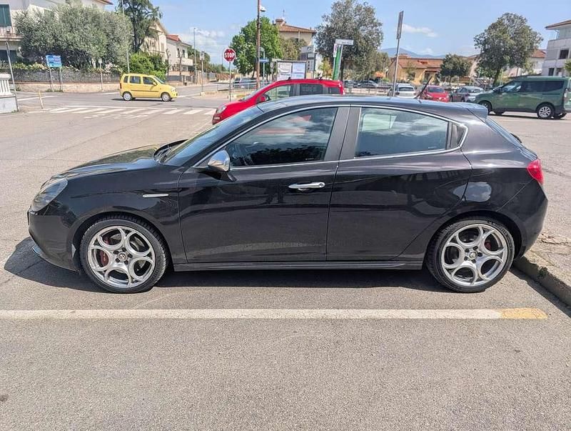 Usata Alfa Romeo Giulietta Distinctive 170 CV (125 kW) 2010 Nero Utilitaria