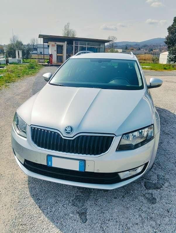 Usata Skoda Octavia G-TEC Executive 110 CV (80 kW) 2016 Grigio Station wagon
