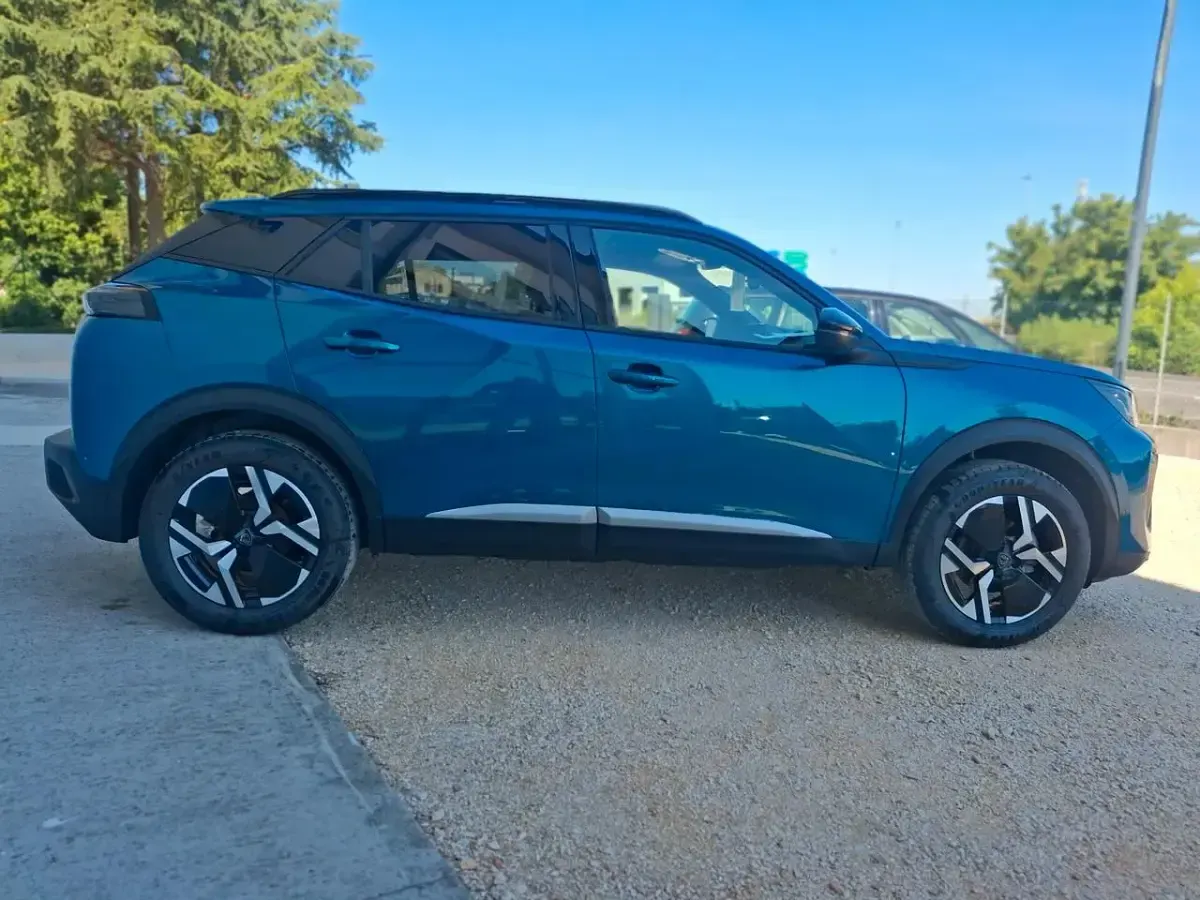 Nuova Peugeot 2008 Allure 100 CV (73 kW) 2025 Blu SUV