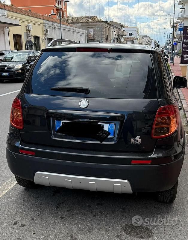 Usata Fiat Sedici 135 CV (99 kW) 2011 Nero SUV