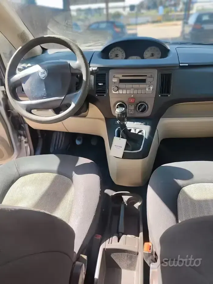 Usata Lancia Musa 2005 Grigio Monovolume