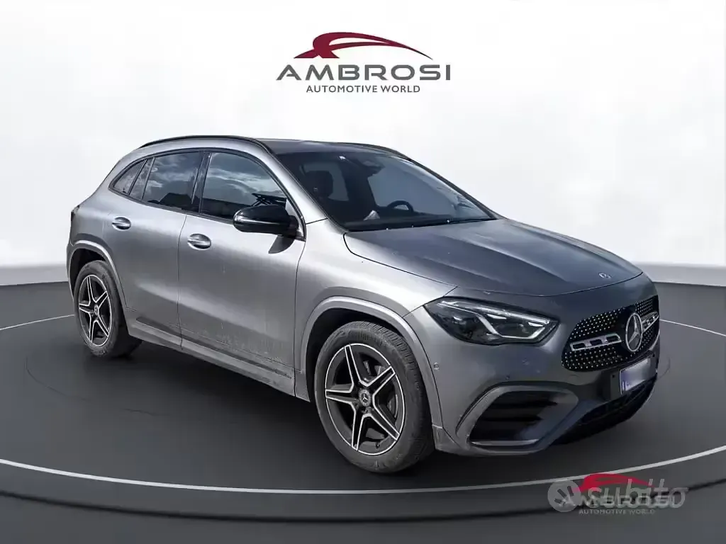 Usata Mercedes GLA180 AMG line 116 CV (85 kW) 2023 Grigio SUV