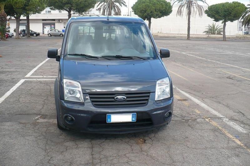 Usata Ford Tourneo Connect Trend 90 CV (66 kW) 2012 Blu Monovolume