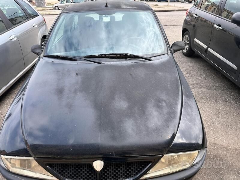 Usata Lancia Ypsilon 60 CV (44 kW) 2000 Nero Utilitaria