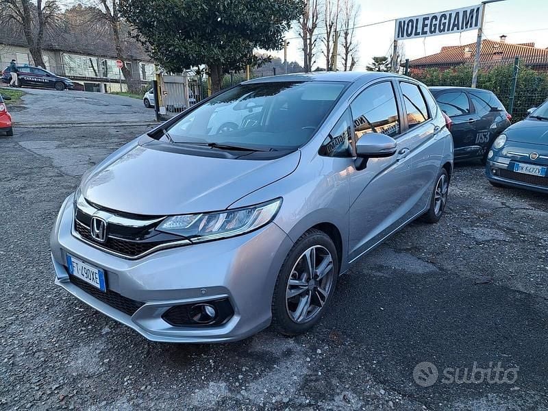 Grigio Usata 2019 Honda Jazz Elegance Due volumi | 13.500 € (Buon prezzo) - Immagine 1/4